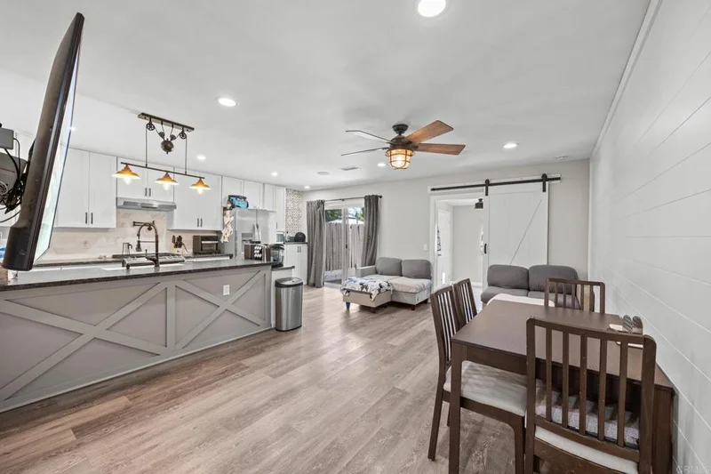 257 Holiday Way, Oceanside, CA 92057