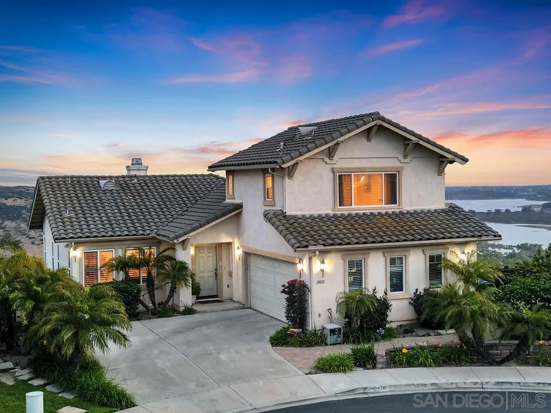 10010 Destiny Mountain Ct, Spring Valley, CA 91978