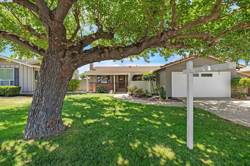 1033 El Caminito, Livermore, CA 94550