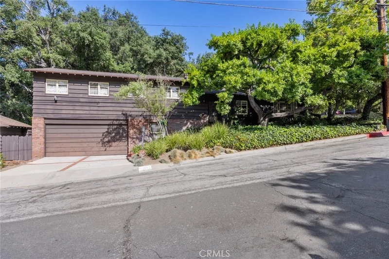 417 Coutin Lane, Glendale, CA 91206