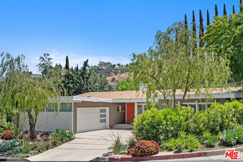 11575 Dona Dorotea Drive, Studio City, CA 91604