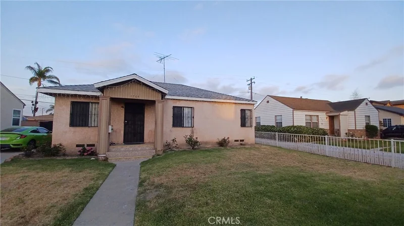 2764 Hayes Avenue, Long Beach, CA 90810