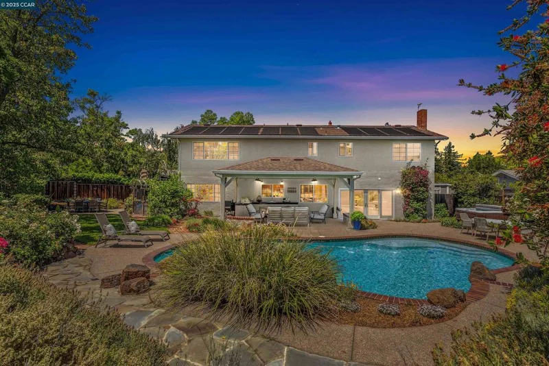 2560 Chinook Drive, Walnut Creek, CA 94598