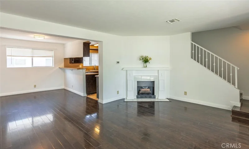 18550 Hatteras Street 7, Tarzana, CA 91356