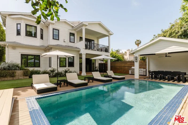 4656 Saloma Avenue, Sherman Oaks, CA 91403