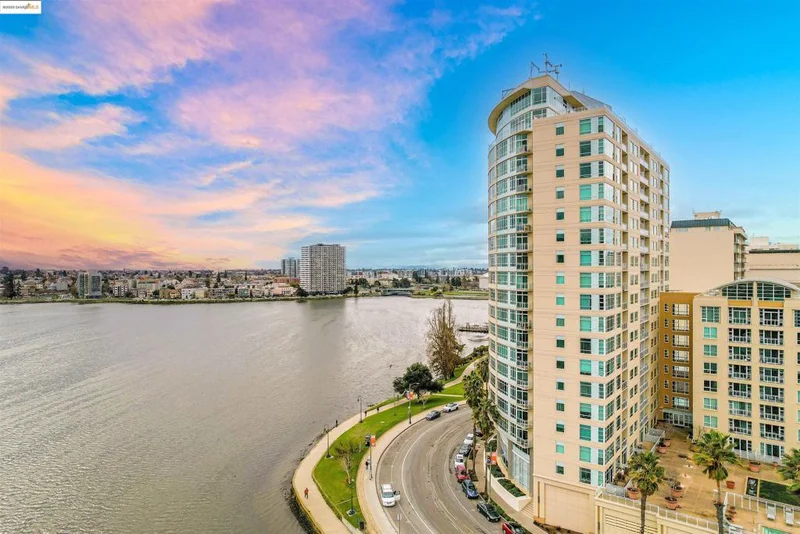 1 Lakeside Dr 710, Oakland, CA 94612-4654