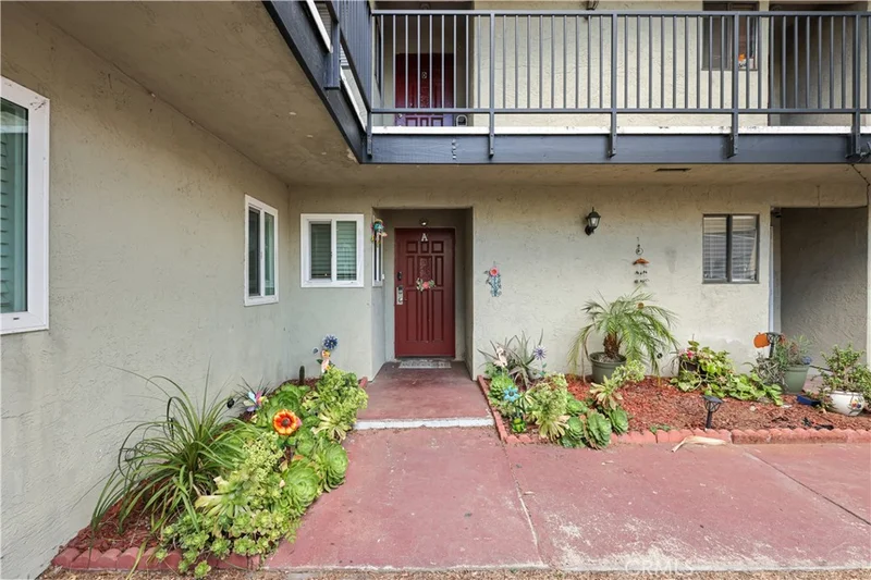 1257 E Grand Avenue A, Escondido, CA 92027