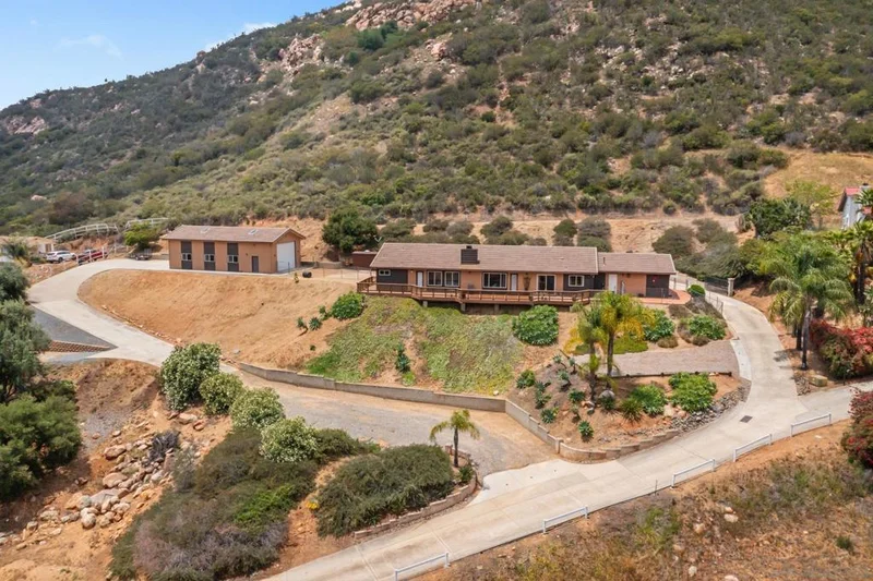 295 Arnold Way, Alpine, CA 91901