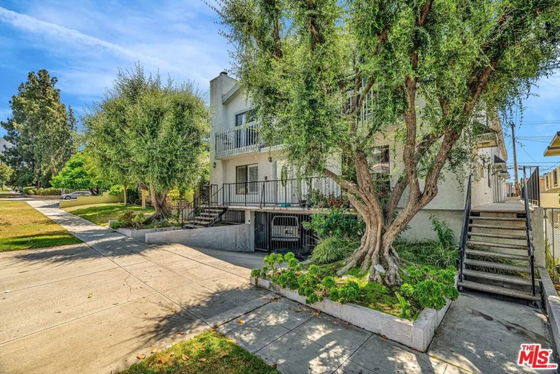 456 E Magnolia Boulevard E, Burbank, CA 91501