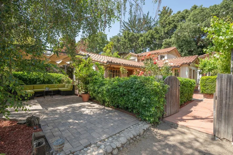 19 Paso Cresta, Carmel Valley, CA 93924