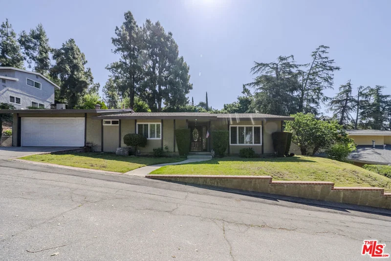 5432 La Crescenta Avenue, La Crescenta, CA 91214