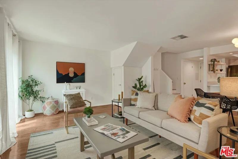 11230 Peach Grove Street 104, North Hollywood, CA 91601