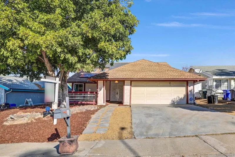 9018 Outinda, Spring Valley, CA 91977