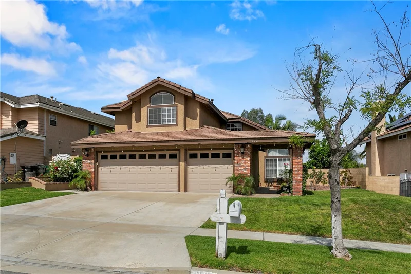 902 Highland View Drive, Corona, CA 92882