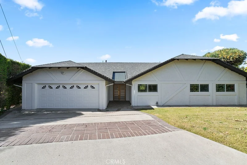 1101 Kenwood Place
