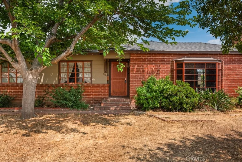 1131 S Vicentia Avenue, Corona, CA 92882