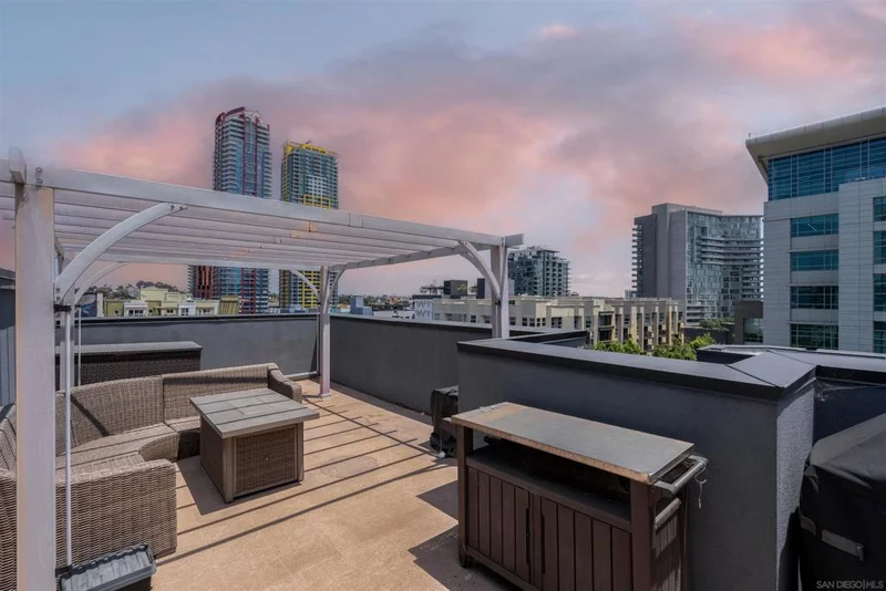 550 Park Blvd 2602, San Diego, CA 92101