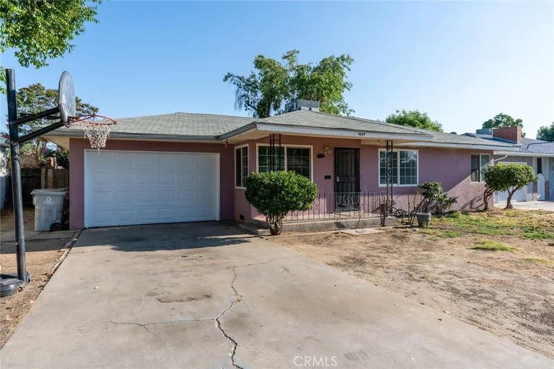 4664 E Brown Avenue, Fresno, CA 93703