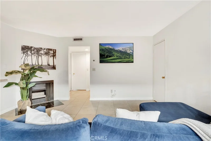 9038 Orion Avenue 107, North Hills, CA 91343