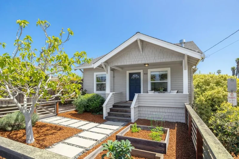 900 35th Avenue, Santa Cruz, CA 95062