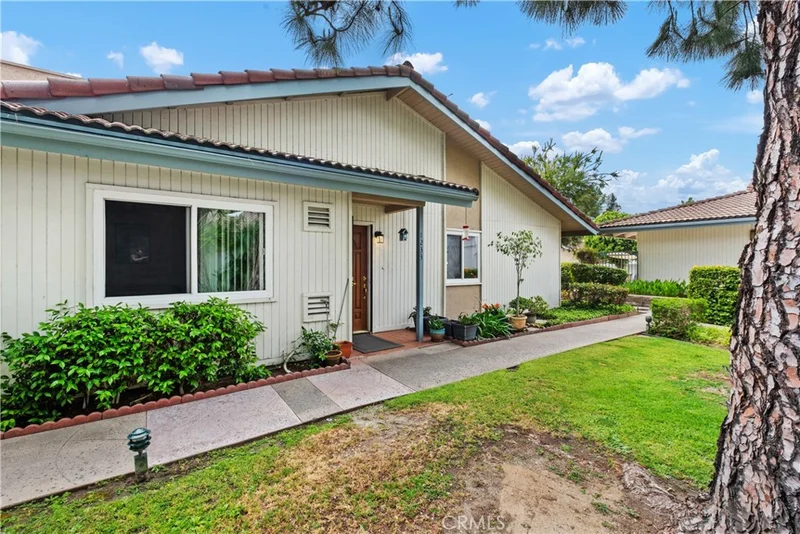 1233 Paseo Dorado 7, Fullerton, CA 92833