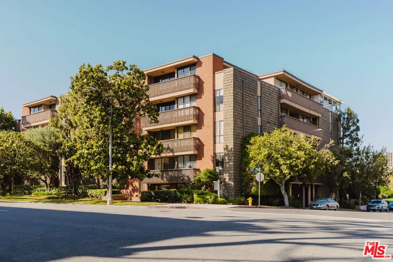2276 S Beverly Glen Boulevard 306, Los Angeles, CA 90064