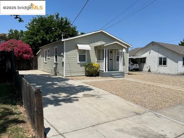 2734 D St, Antioch, CA 94509