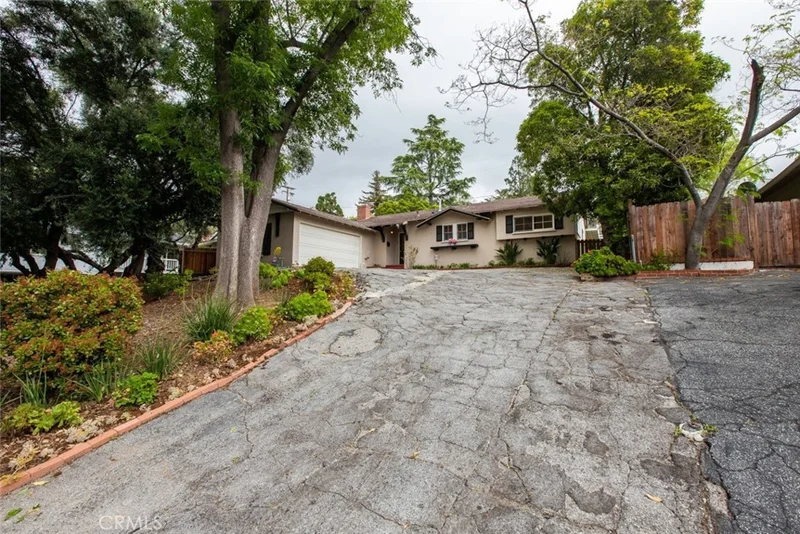 4526 La Granada Way, La Canada Flintridge, CA 91011