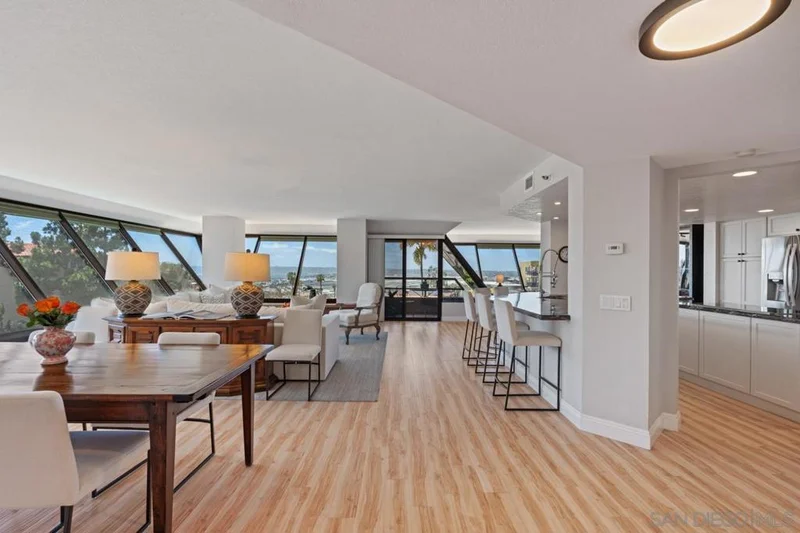 230 W Laurel St 404, San Diego, CA 92101