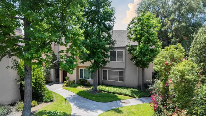 101 W Riverdale Avenue 23, Orange, CA 92865