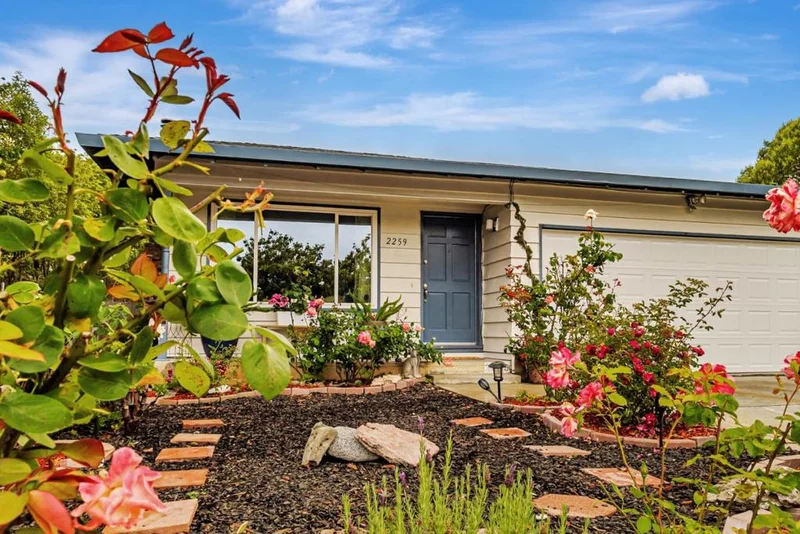 2259 Chanticleer Avenue, Santa Cruz, CA 95062