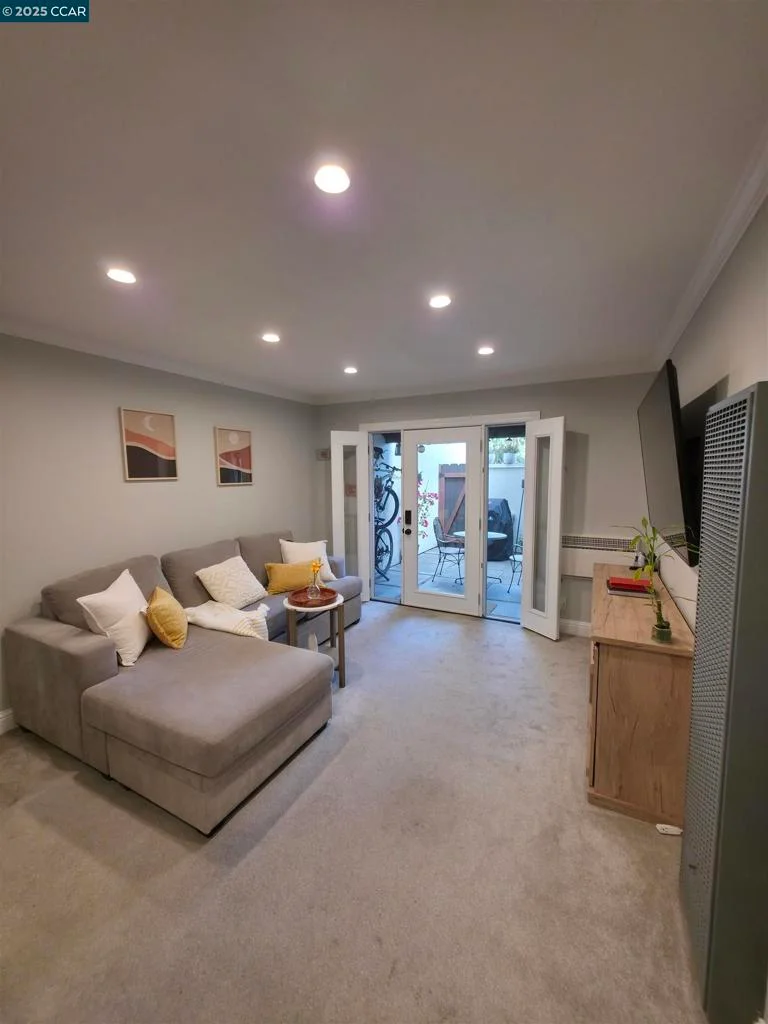 2300 Laguna Cir B, Concord, CA 94520