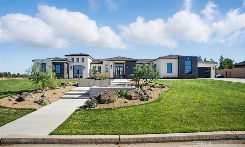 1901 E Sorrento Court, Merced, CA 95340