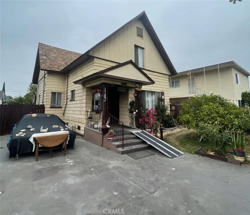 1143 E Salt Lake Street, Long Beach, CA 90806