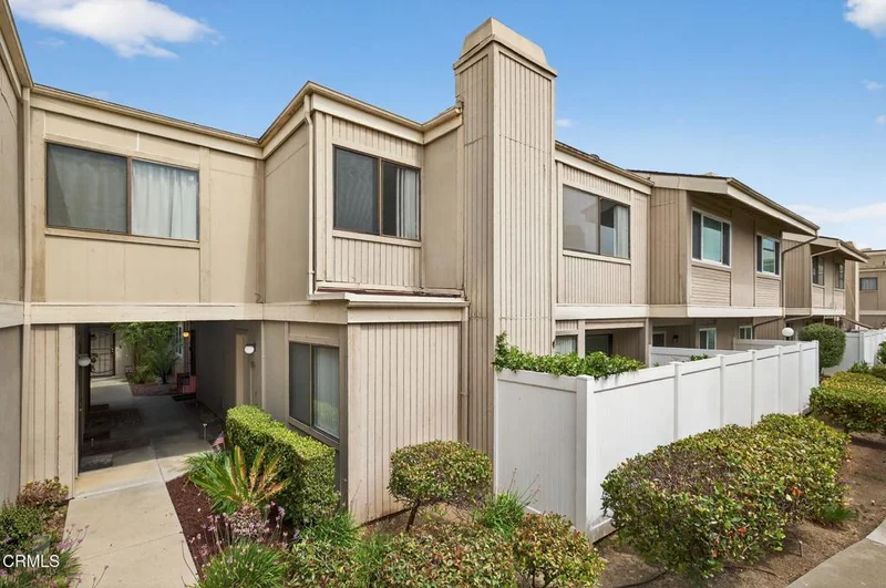 1255 Seacliff Court 4, Ventura, CA 93003