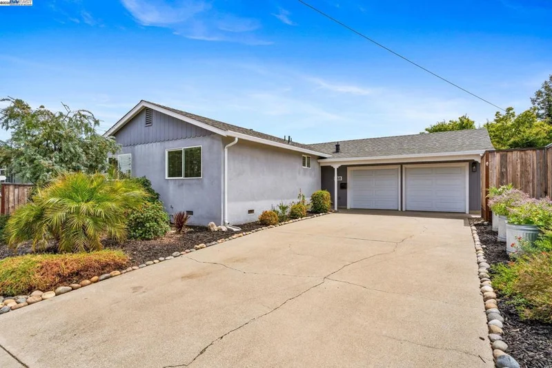1168 Hillcrest Ct, Livermore, CA 94550
