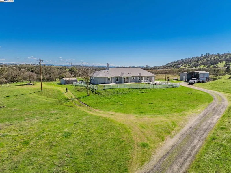 2314 Stagecoach Rd, Copperopolis, CA 95228