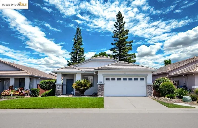 7929 Dersingham Dr, Sacramento, CA 95829