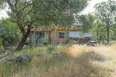87 Shirley Lane photo 2