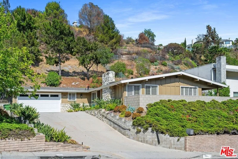 1224 El Hito Circle, Pacific Palisades, CA 90272