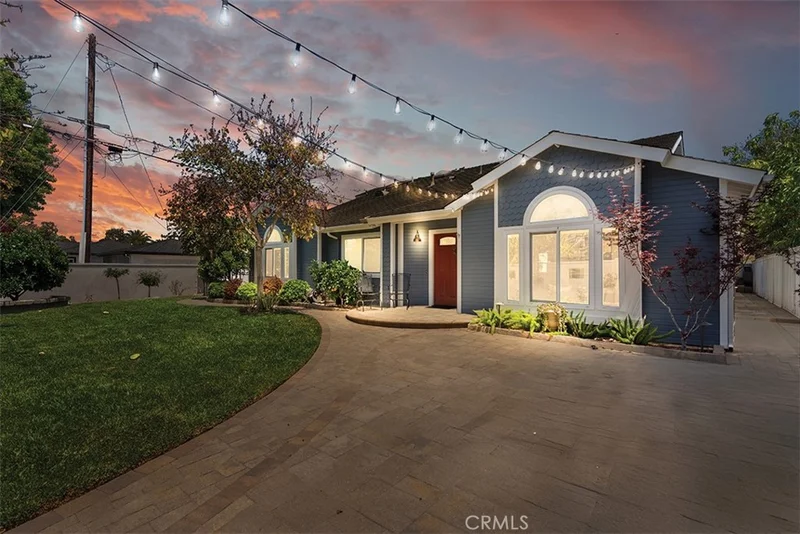 1890 Orange Avenue, Costa Mesa, CA 92627