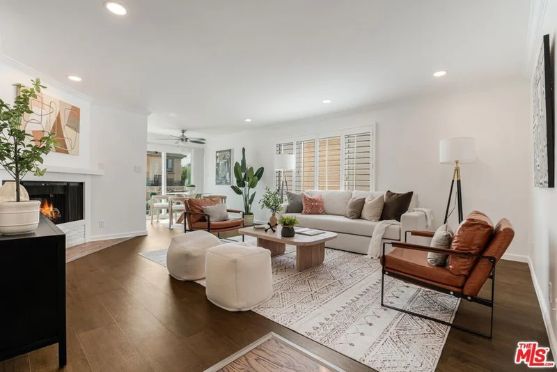11849 Mayfield Avenue 101, Los Angeles, CA 90049
