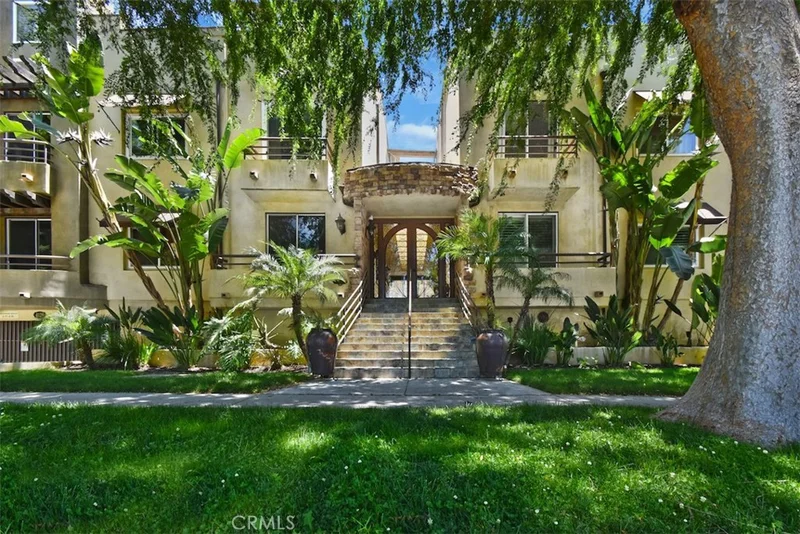 4128 Whitsett Avenue 201, Studio City, CA 91604
