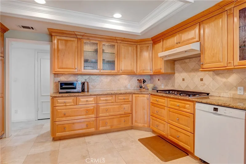 6280 Riviera Circle, Long Beach, CA 90815