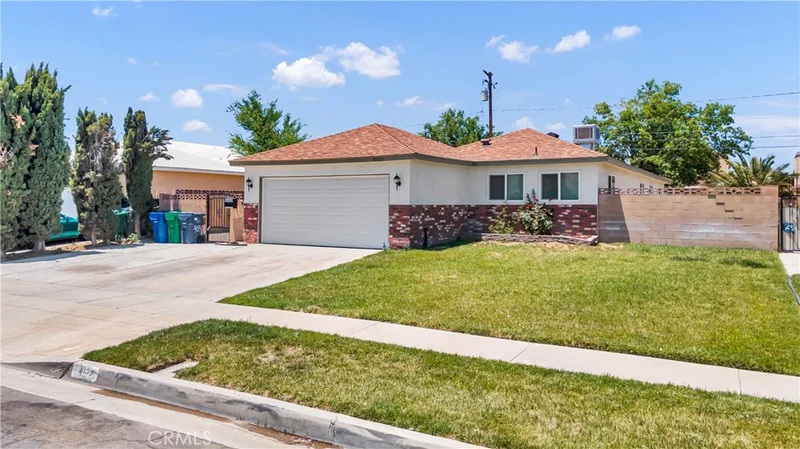 45121 17th St W, Lancaster, CA 93534
