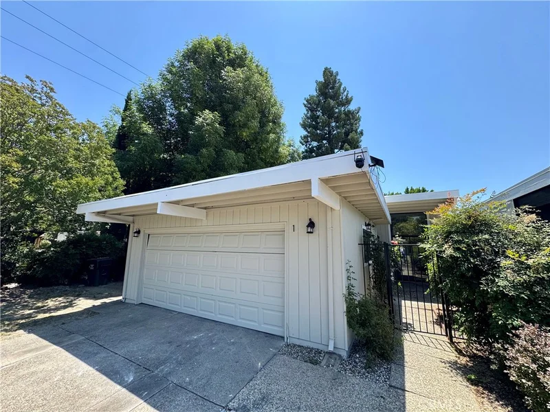 1 Paddle Court, Sacramento, CA 95833