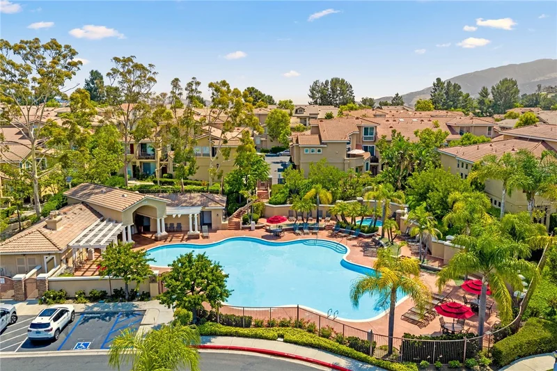 1043 S Saint Tropez Avenue, Anaheim Hills, CA 92808