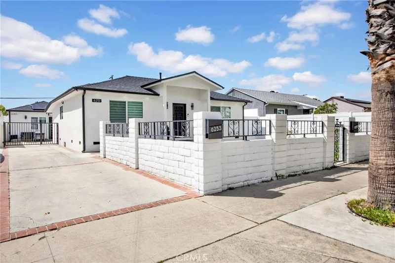 6251 Willowcrest Avenue, North Hollywood, CA 91606