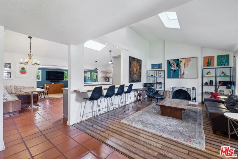 29429 Trailway Lane, Agoura Hills, CA 91301
