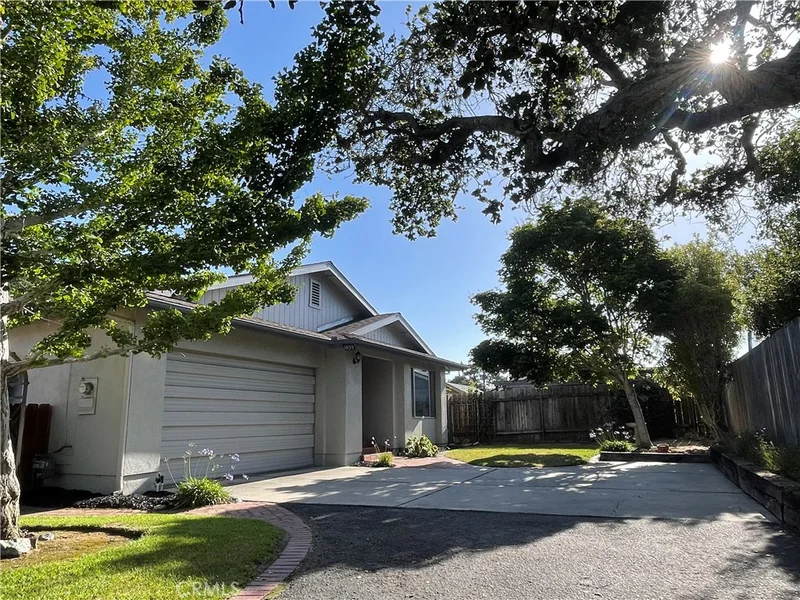 1039 Maple Street, Arroyo Grande, CA 93420